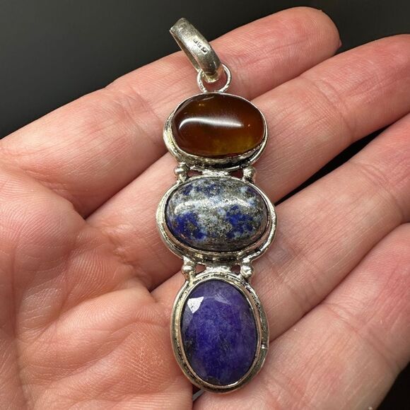 SALE! Sterling silver and three stone pendant! - Picture 5 of 7